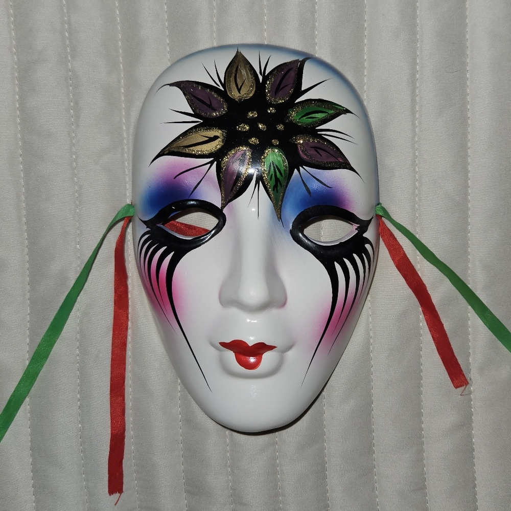 CERAMIC HANGING WALL MASK. Vintage. Masquerade. Mardi Gras. Phantom
